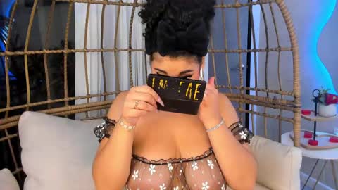 Snapshot of miawoderfull chatting on February 2025 10:12:01 AM Mia online show from February 2025 10:12:01 AM