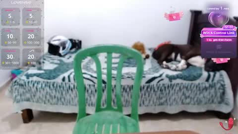 Snapshot of micaela_21_ chatting on December 2024 11:22:01 PM Micaela online show from December 2024 11:22:01 PM