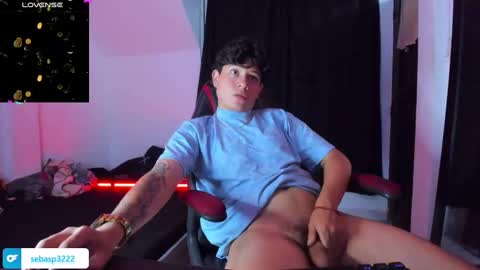 Snapshot of michael_kendall0 chatting on January 2025 02:25:01 AM michael independent model  online show from January 2025 02:25:01 AM