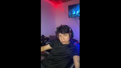 Snapshot of michael_kendall0 chatting on January 2025 08:21:01 PM michael independent model  online show from January 2025 08:21:01 PM