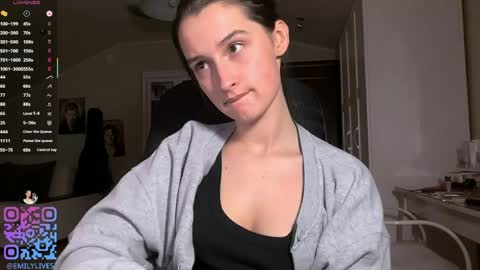 Snapshot of michael_pors chatting on April 2026 06:10:02 PM Emily online show from April 2026 06:10:02 PM