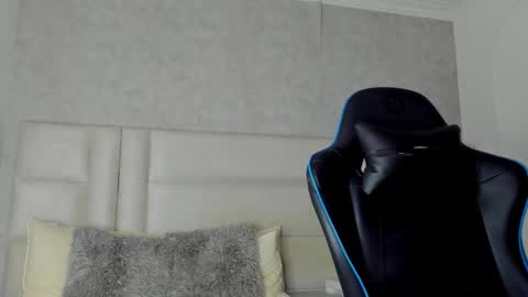 Snapshot of michael_reinolds chatting on October 2025 03:03:02 AM Michael online show from October 2025 03:03:02 AM