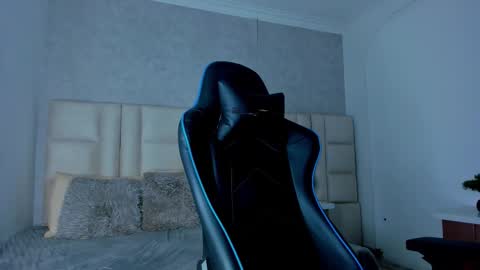 Snapshot of michael_reinolds chatting on November 2025 06:24:01 AM Michael online show from November 2025 06:24:01 AM