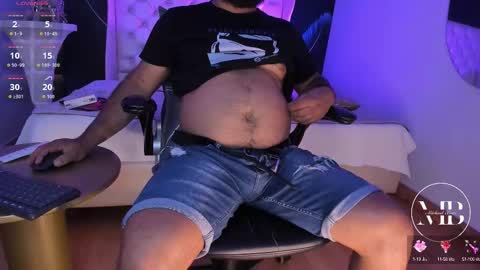 Michael online show from October 2025 02:39:02 PM