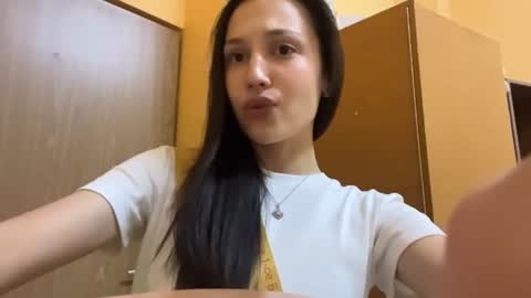 Snapshot of michaeleanidi chatting on June 2026 08:19:02 PM Milana online show from June 2026 08:19:02 PM