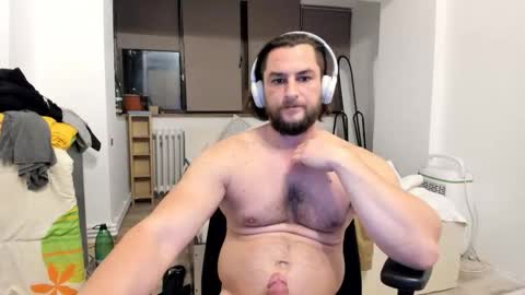 michaelragnar90 online show from November 2025 04:40:01 PM