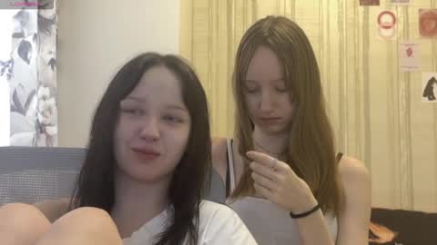 Snapshot of michelle_neely chatting on October 2025 10:52:02 AM michelle_neely online show from October 2025 10:52:02 AM