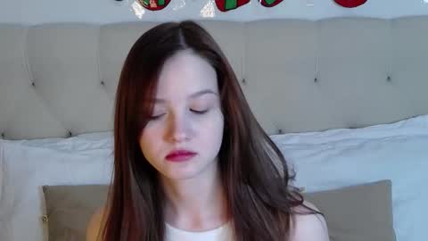 Snapshot of michelle_roux chatting on December 2025 12:21:02 PM Michelle online show from December 2025 12:21:02 PM