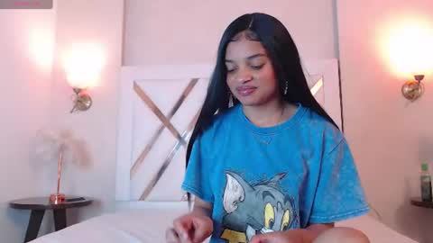 Snapshot of michellebronx chatting on June 2026 02:19:01 PM michellebronx online show from June 2026 02:19:01 PM
