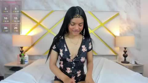 Snapshot of michellebronx chatting on June 2026 11:45:01 AM michellebronx online show from June 2026 11:45:01 AM