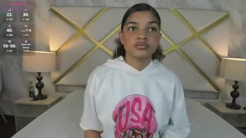 Snapshot of michellebronx chatting on August 2026 11:42:01 AM michellebronx online show from August 2026 11:42:01 AM