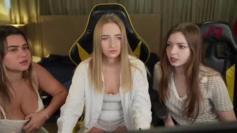 Snapshot of michelleinlove4u chatting on February 2025 12:11:02 PM Michelle online show from February 2025 12:11:02 PM