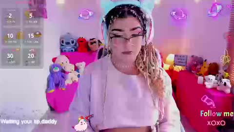 Snapshot of michellevanss22 chatting on September 2025 02:18:01 PM online show from September 2025 02:18:01 PM
