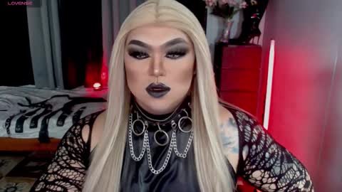 Snapshot of michellevixen921 chatting on September 2025 06:18:02 PM Michelle online show from September 2025 06:18:02 PM