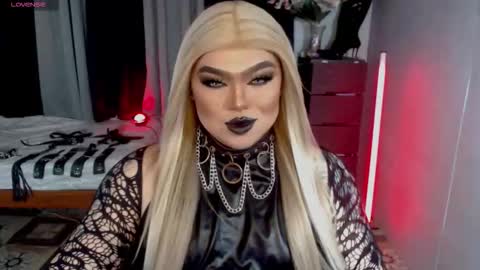 Snapshot of michellevixen921 chatting on September 2025 05:26:02 PM Michelle online show from September 2025 05:26:02 PM