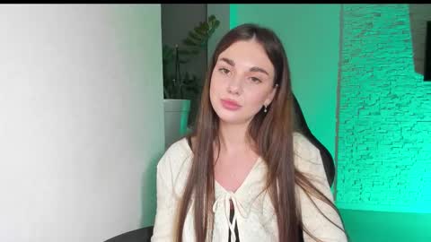 Michellee online show from December 2025 06:02:01 PM