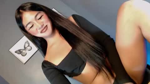Snapshot of midnightdesire28 chatting on May 2026 01:27:02 PM Call me Yhana online show from May 2026 01:27:02 PM