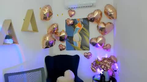 Snapshot of midnighteaura chatting on February 2026 03:44:01 AM midnighteaura online show from February 2026 03:44:01 AM