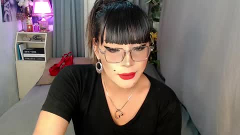 Snapshot of midnightraven27 chatting on January 2025 02:11:02 AM  Dont forget to follow online show from January 2025 02:11:02 AM