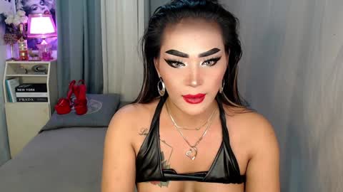 Snapshot of midnightraven27 chatting on February 2025 12:20:01 AM  Dont forget to follow online show from February 2025 12:20:01 AM