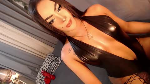 Snapshot of midnightraven27 chatting on September 2025 09:14:01 PM  Dont forget to follow online show from September 2025 09:14:01 PM