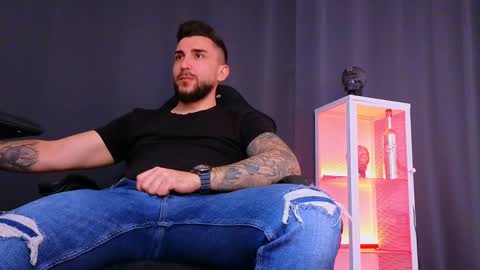 MightyAaron online show from January 2025 06:43:02 PM
