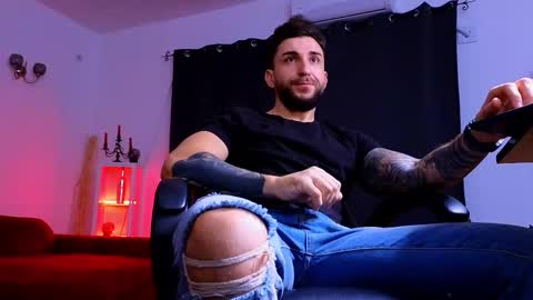 MightyAaron online show from November 2025 04:23:02 AM