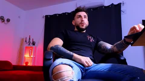 MightyAaron online show from November 2025 03:40:01 AM