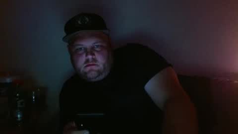 Miggy online show from October 2025 03:27:01 AM