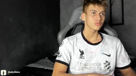 Snapshot of miguel_hz chatting on December 2024 11:02:02 PM Miguel Hernandez online show from December 2024 11:02:02 PM