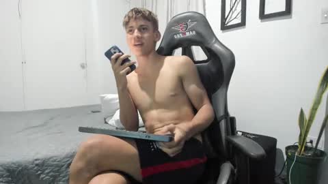 Snapshot of miguel_hz chatting on February 2025 09:26:02 AM Miguel Hernandez online show from February 2025 09:26:02 AM