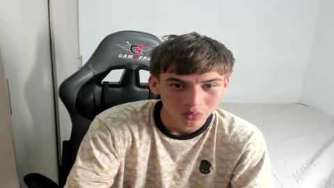 Snapshot of miguel_hz chatting on September 2025 11:12:02 AM Miguel Hernandez online show from September 2025 11:12:02 AM