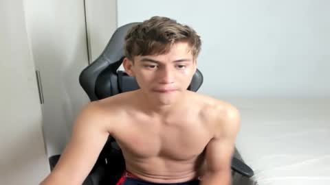 Snapshot of miguel_hz chatting on October 2025 03:40:01 PM Miguel Hernandez online show from October 2025 03:40:01 PM