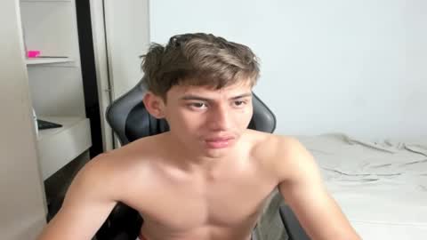 Snapshot of miguel_hz chatting on October 2025 04:48:02 PM Miguel Hernandez online show from October 2025 04:48:02 PM