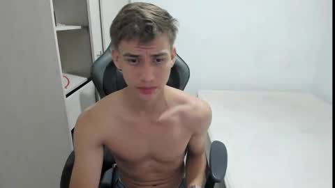 Snapshot of miguel_hz chatting on November 2025 08:22:02 AM Miguel Hernandez online show from November 2025 08:22:02 AM