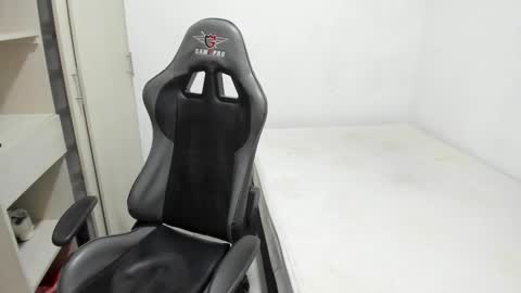 Snapshot of miguel_hz chatting on November 2025 07:14:01 PM Miguel Hernandez online show from November 2025 07:14:01 PM