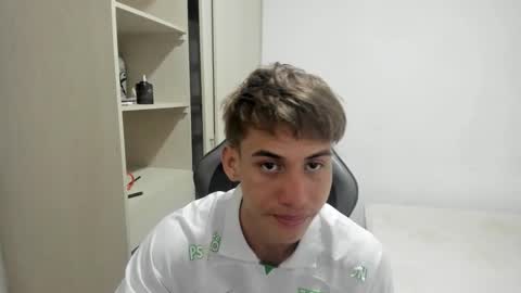 Snapshot of miguel_hz chatting on November 2025 03:16:01 AM Miguel Hernandez online show from November 2025 03:16:01 AM