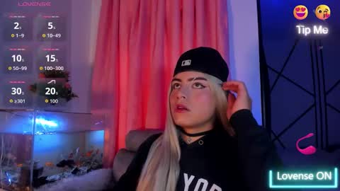 Snapshot of mihaa_adams chatting on February 2026 06:34:02 PM MIHAA-ADAMS online show from February 2026 06:34:02 PM