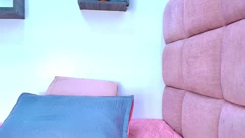 Snapshot of miia_01_ chatting on September 2025 11:57:01 AM Mia online show from September 2025 11:57:01 AM