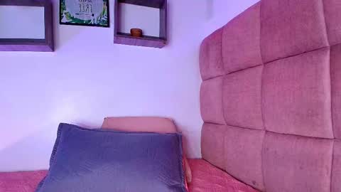 Snapshot of miia_01_ chatting on September 2025 11:59:01 AM Mia online show from September 2025 11:59:01 AM