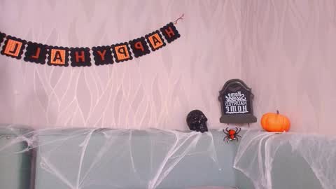 miia scoott  online show from October 2025 11:51:02 AM