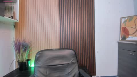 Miia 3 online show from December 2024 12:08:02 PM