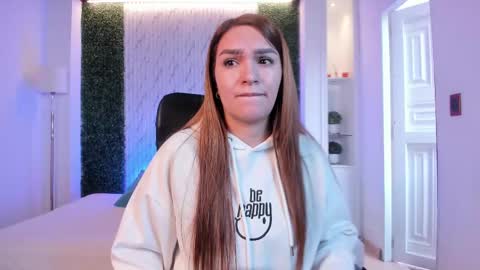 Miia 3 online show from October 2025 12:24:02 PM