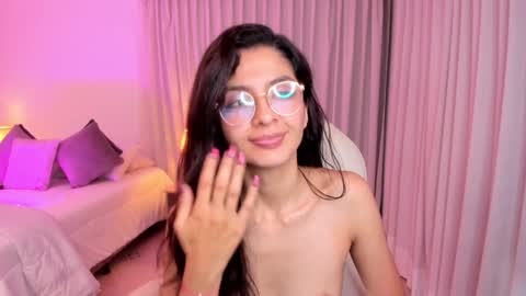 Mia online show from January 2025 09:35:01 AM