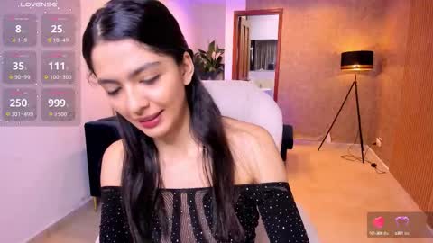 Mia online show from October 2025 11:10:01 AM