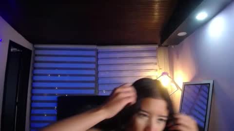 miiaa_evans1 online show from October 2025 11:11:01 AM