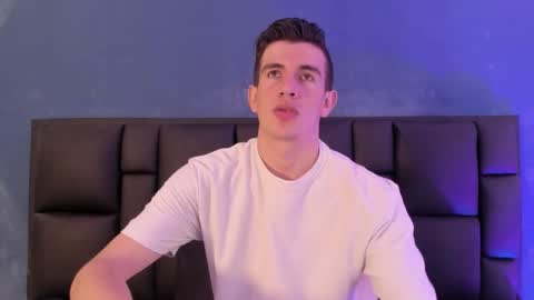 mikael online show from January 2026 03:23:02 AM