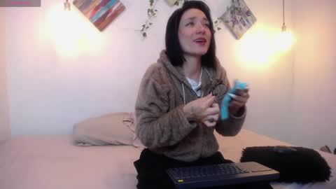 Snapshot of mikaza_akerman chatting on May 2026 12:57:01 PM mikaza online show from May 2026 12:57:01 PM