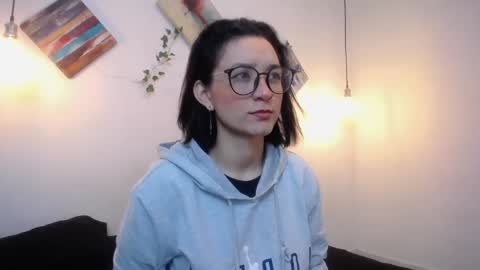 Snapshot of mikaza_akerman chatting on May 2026 12:45:01 PM mikaza online show from May 2026 12:45:01 PM