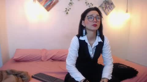 Snapshot of mikaza_akerman chatting on May 2026 01:30:01 PM mikaza online show from May 2026 01:30:01 PM